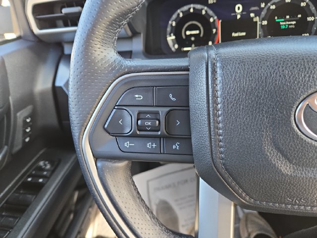 Used 2025 Toyota 4Runner TRD Off-Road Premium AWD/4WD image 19