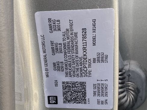 Used 2024 Chevrolet Colorado Z71 w/ Z71 Convenience Package 2 image 37