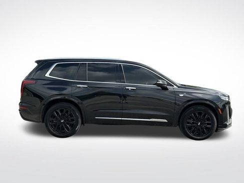 Used 2022 Cadillac XT6 Premium Luxury FWD image 4