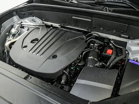 Certified 2025 Volvo XC90 B5 Core w/ Climate Package AWD/4WD image 28