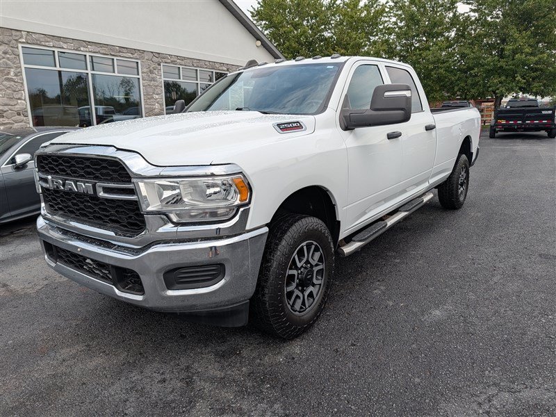 Used 2024 RAM 2500 Tradesman w/ Chrome Appearance Group AWD/4WD image 2
