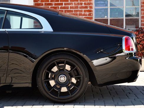 Certified 2018 Rolls-Royce Wraith RWD image 21