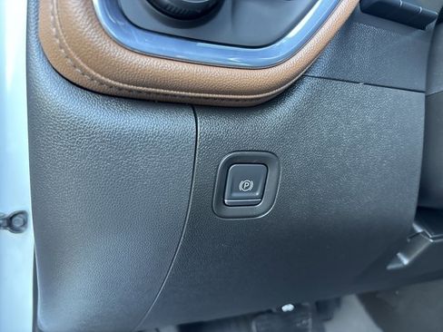 Used 2023 Chevrolet Silverado 3500 High Country w/ Z71 Off-Road Package image 32