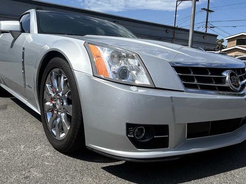 Used 2009 Cadillac XLR RWD image 1