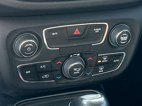 Used 2019 Jeep Compass Trailhawk image 20