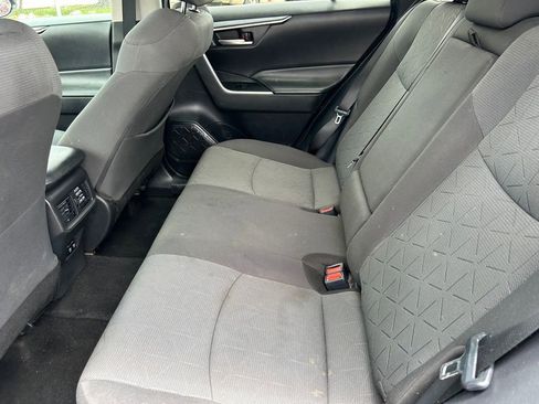 Used 2020 Toyota RAV4 XLE AWD/4WD image 15