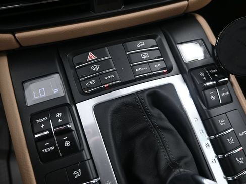 Used 2020 Porsche Macan AWD/4WD image 20