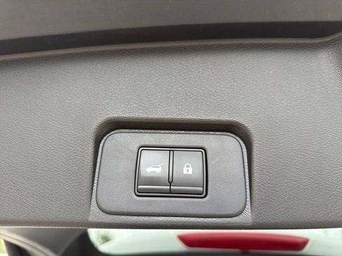 Certified 2024 Nissan Rogue SV AWD/4WD image 28