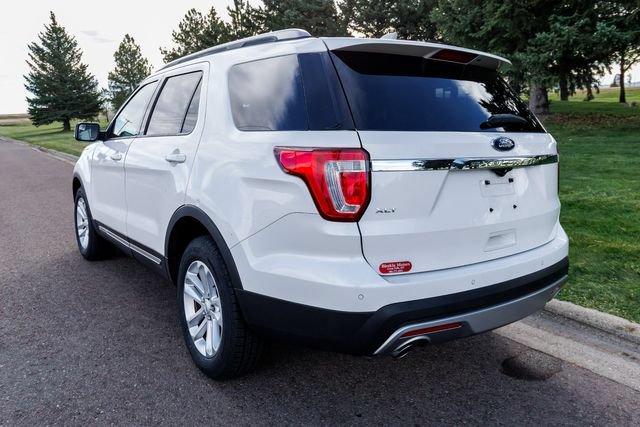 Used 2016 Ford Explorer XLT w/ Equipment Group 202A FWD image 7