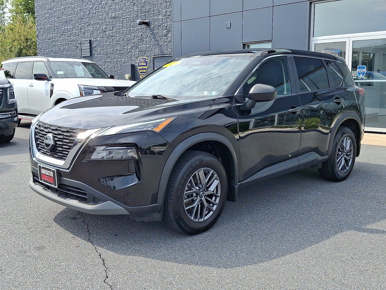 Certified 2023 Nissan Rogue S AWD/4WD image 3
