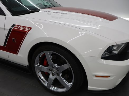 Used 2012 Ford Mustang GT Premium w/ HID Headlamps & Security Pkg RWD image 25