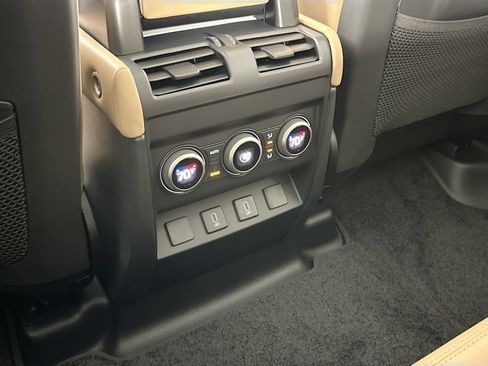 New 2026 Land Rover Defender 110 X-Dynamic SE AWD/4WD image 24