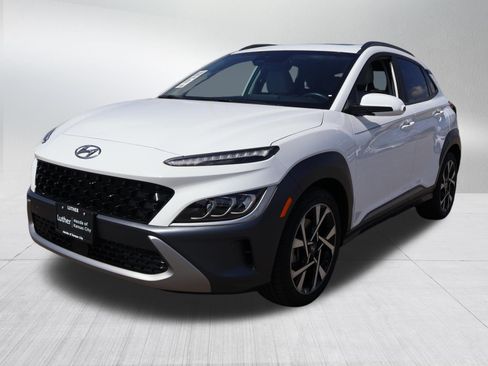 Used 2023 Hyundai Kona Limited AWD/4WD image 3
