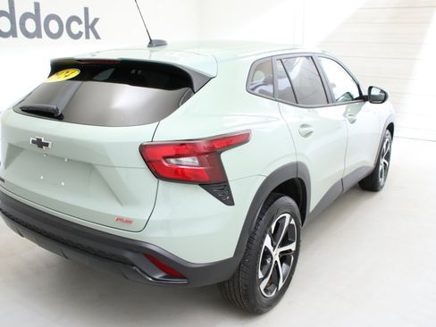 Used 2024 Chevrolet Trax RS w/ Driver Confidence Package image 9