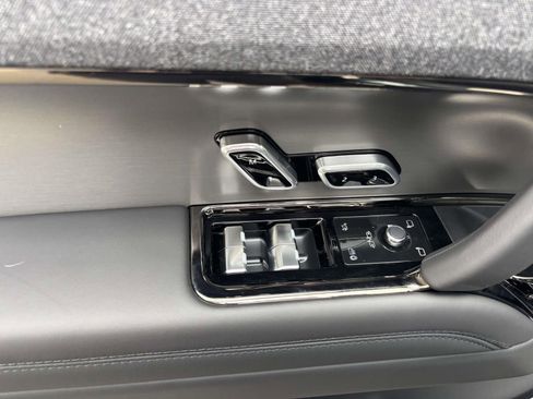 New 2026 Land Rover Range Rover Sport SE image 12