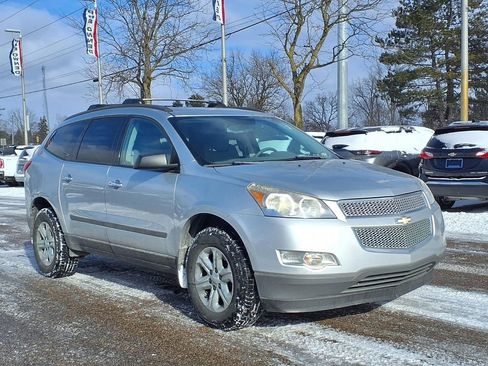 Used 2012 Chevrolet Traverse LS image 3