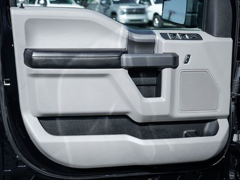 Used 2018 Ford F150 XLT w/ Equipment Group 302A Luxury image 17