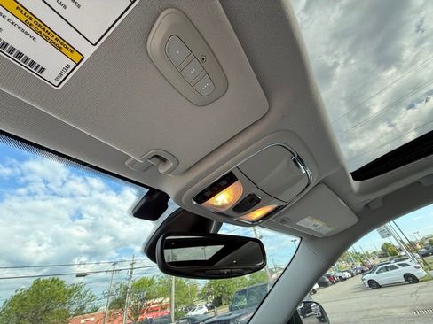 Used 2021 Jeep Cherokee Limited image 22