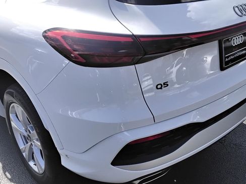 Certified 2025 Audi Q5 Premium w/ Convenience Package image 9