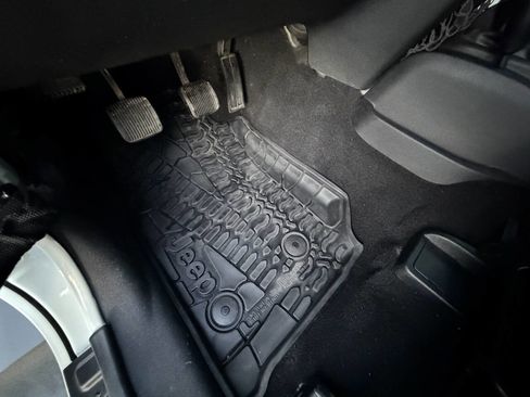 Used 2016 Jeep Wrangler Sport image 12