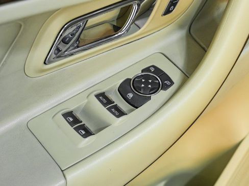 Used 2019 Ford Taurus Limited image 39