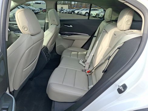 Used 2020 Cadillac XT4 Luxury w/ Cold Weather Package image 10