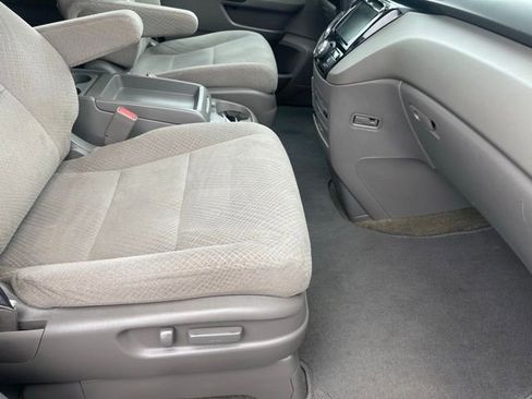 Used 2016 Honda Odyssey SE image 12