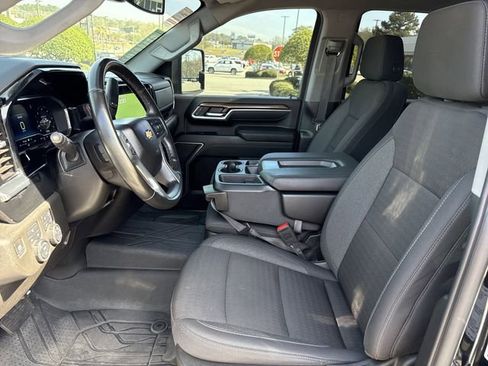 Certified 2025 Chevrolet Silverado 2500 LT w/ Z71 Chrome Sport Edition image 9