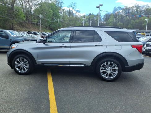 Certified 2023 Ford Explorer XLT w/ Equipment Group 202A AWD/4WD image 5