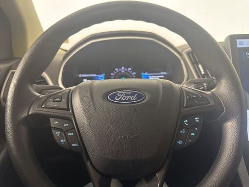 Certified 2021 Ford Edge SE image 19