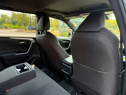 Certified 2024 Toyota RAV4 SE w/ Convenience Package AWD/4WD image 19