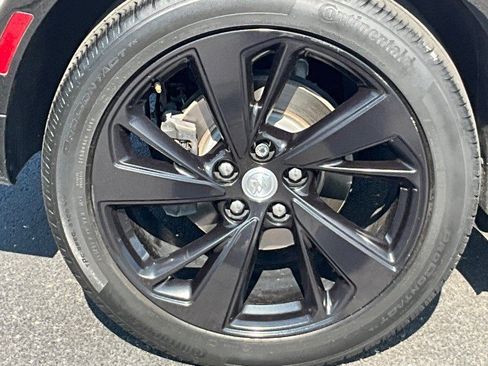 Used 2021 Buick Envision Essence w/ Sport Touring Package FWD image 9