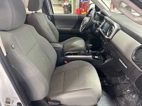 Used 2019 Toyota Tacoma SR5 image 10