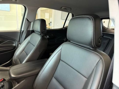 Used 2022 GMC Terrain SLT w/ LPO, Floor Liner Package AWD/4WD image 12