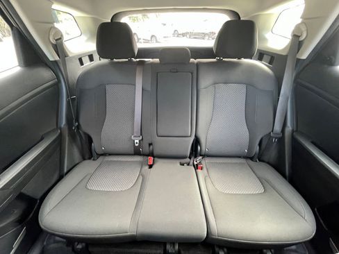 Used 2025 Kia Sportage LX image 37