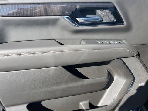 New 2026 GMC Yukon Elevation image 16