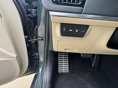 Used 2022 Kia Stinger GT2 image 16