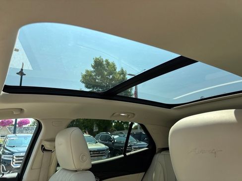 Certified 2022 Buick Envision Avenir w/ Premium Seat Package FWD image 39