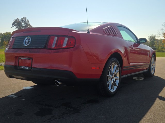 Used 2010 Ford Mustang Coupe RWD image 7