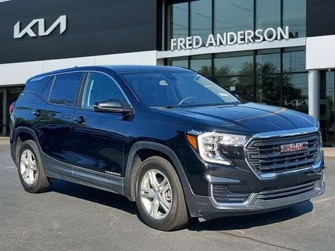 Used 2022 GMC Terrain SLE FWD image 1