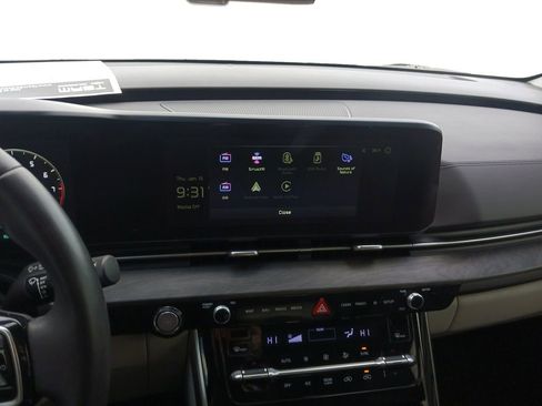 Used 2024 Kia Carnival SX image 12