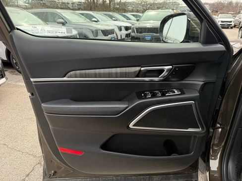 Certified 2023 Kia Telluride SX image 6