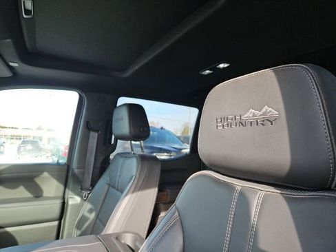 Used 2022 Chevrolet Silverado 1500 High Country image 31