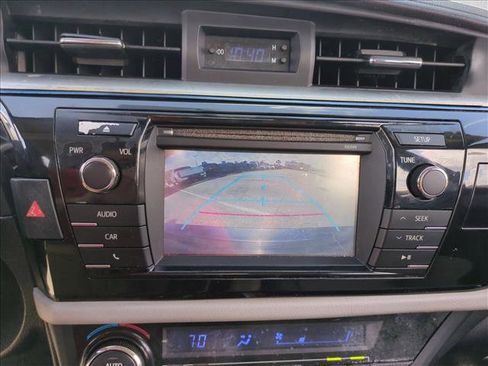 Used 2015 Toyota Corolla LE image 13