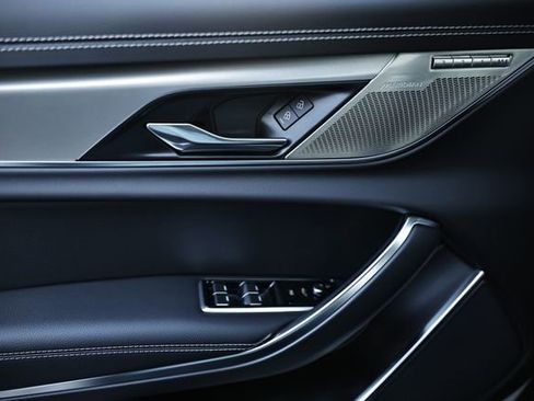 New 2024 Jaguar XF R-Dynamic SE image 20