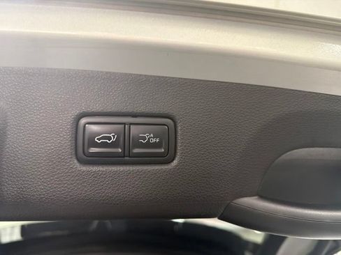 Used 2025 Kia Carnival SX Prestige FWD image 16