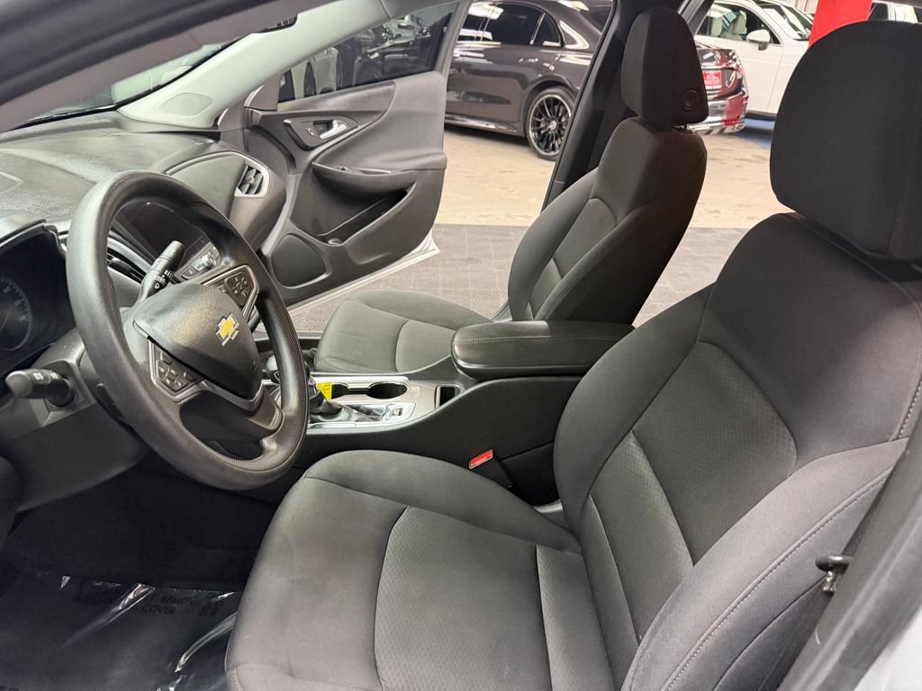 Used 2022 Chevrolet Malibu LT FWD image 33