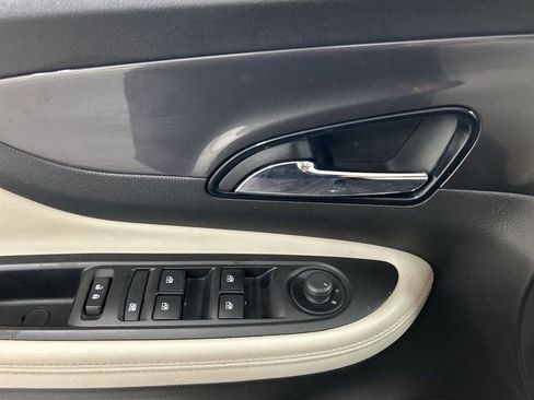 Used 2020 Buick Encore Preferred FWD image 11