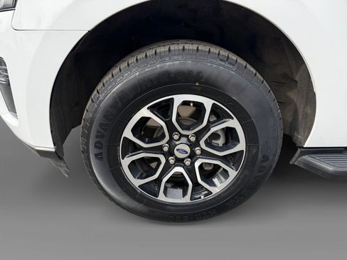 Certified 2024 Ford Expedition Max XLT image 9