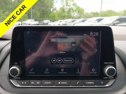 Used 2023 Nissan Rogue SV AWD/4WD image 16